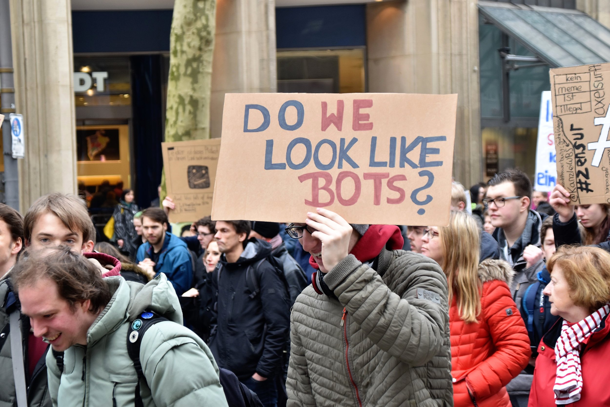 Disinformation and how to spot a bot